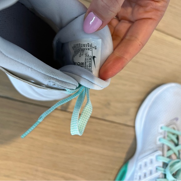 Nike running/training shoes, size 7, women - Picture 4 of 8